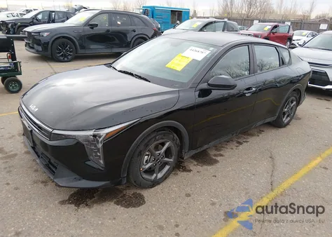 2025 Kia K4 Lxs z USA, uszkodzony, nr VIN 3KPFT4DEXSE039042